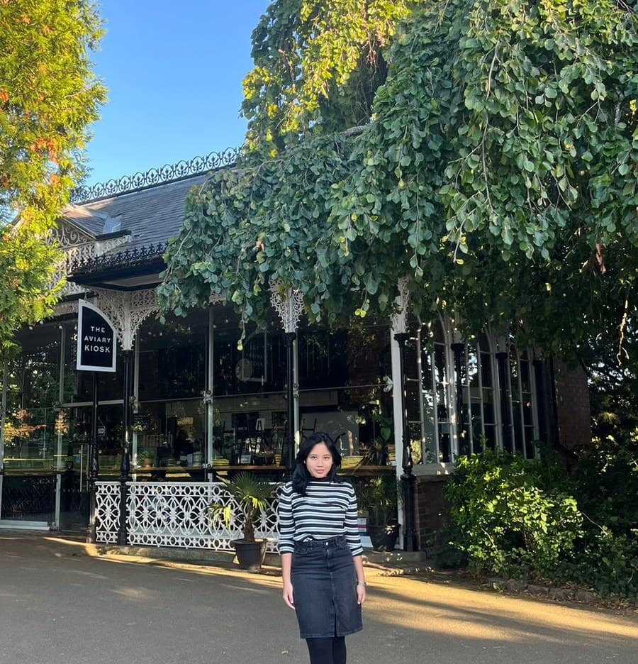 Noorliza Putri Yeo in the United Kingdom during her IISMA exchange